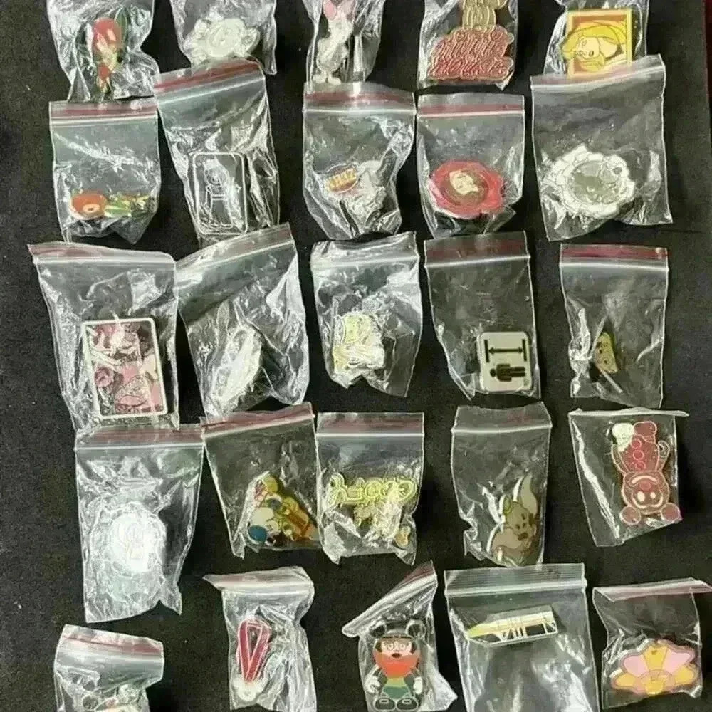 Disney Pins Lot of 50 No Duplicates All with Rubber Mickey Backings Tradeable - Picture 2 of 4